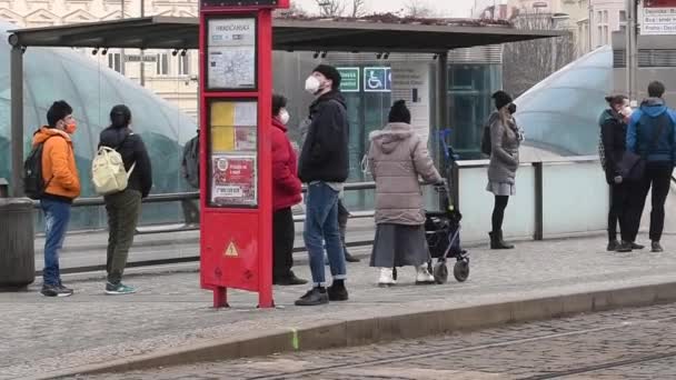 Prague Czech Republic 2021 People Mask Checking Tram Schedule City — Stock Video