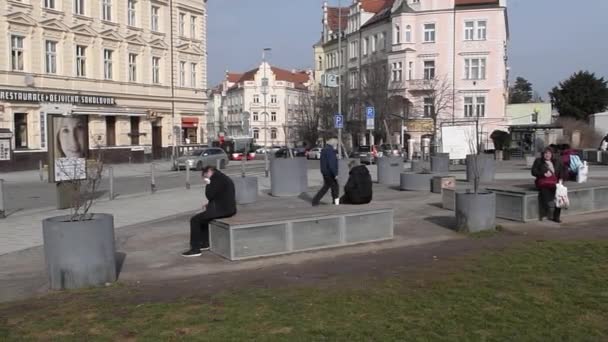 Prague Czech Republic 2021 People Mask Sitting Benches Beautiful Warm — Stock Video