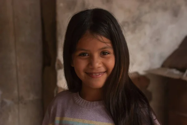 Suchitoto Salvador 2019 Retrato Uma Menina Sorridente Vivendo Prédio Construção — Fotografia de Stock