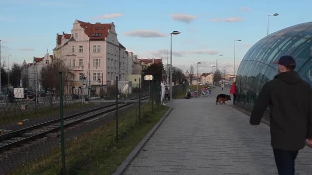 Praga República Checa 2021 Vista Entrada Estación Metro Hradcanska Con — Vídeo de stock