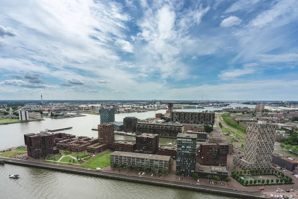 Rotterdam 'ın silüeti. Euromast Kulesi 'nden görüntü. 22 Temmuz 2020