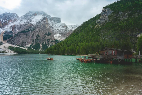 Lago di Braies, İtalya Gölü.