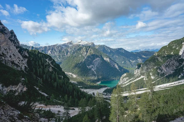 Lago di Braies, İtalya Gölü.