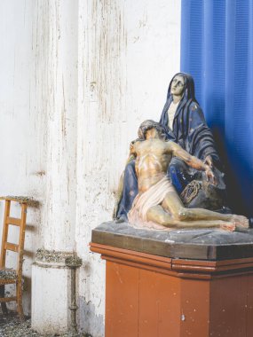 Urbex, Belçika 'da terk edilmiş eski bir kilise..