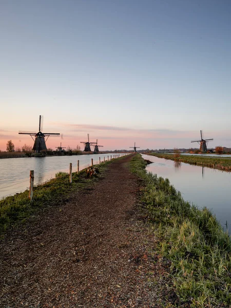 Východ Slunce Větrnými Mílemi Kinderdijk Nizozemsko Dubna 2021 — Stock fotografie