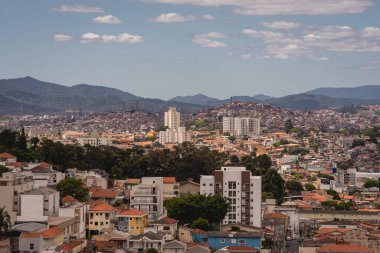 Sao Paulo 'nun kuzey kısmının silueti. Tucuruvi, Sao Paulo, Brezilya. 20 Ekim 2025.