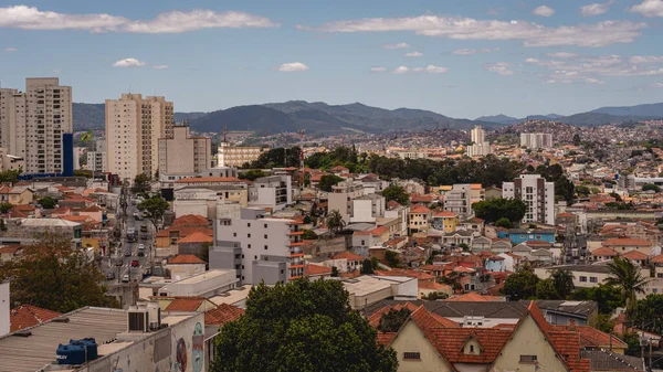 Sao Paulo 'nun kuzey kısmının silueti. Tucuruvi, Sao Paulo, Brezilya. 20 Ekim 2025.