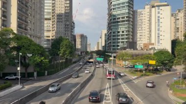 Highway traffic in the center of Sao Paulo, Brazil. November 22, 2025.