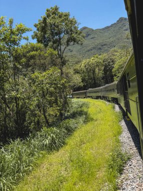 Curitiba 'dan Morretes' e güzel bir tren yolculuğu. Dağların arasından.
