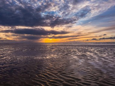 İngiltere 'deki Blackpool plajında akşam.