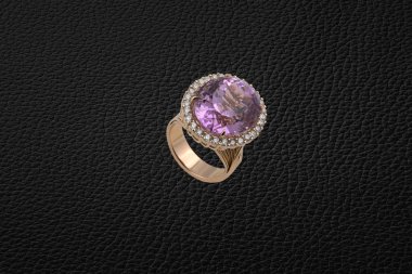 Takı, elmas, zümrüt