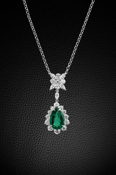 Biżuteria, diamenty, Szmaragdy — Zdjęcie stockowe