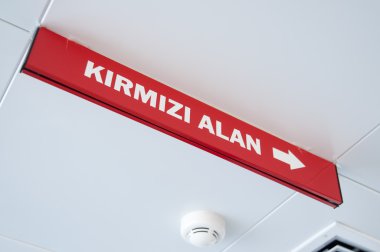 çeşitli panoları ve işaretleri