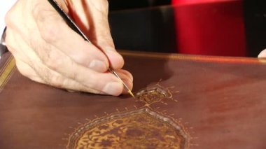 Onarım ve cilt yapısı motifi boyama adımları yaptırın