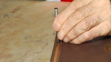 Onarım ve cilt yapısı motifi boyama adımları yaptırın