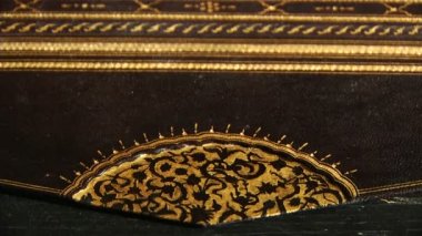 onarım tarihi kitap ve ayrıntılı görüntüler