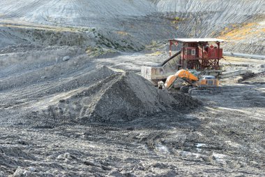 Tebeşir ocağı taş kırıcı ile