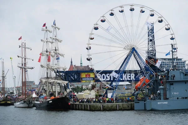 Hansesail em Warnemuende e Rostock porto — Fotografia de Stock