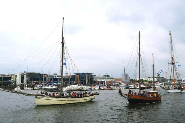 Hansesail em Warnemuende e Rostock porto — Fotografia de Stock