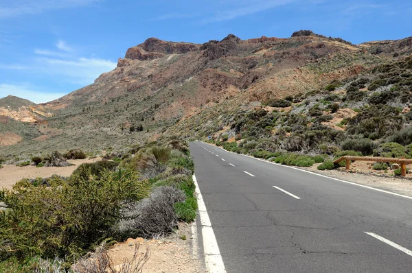 Route à travers le parc national el teide — Photo