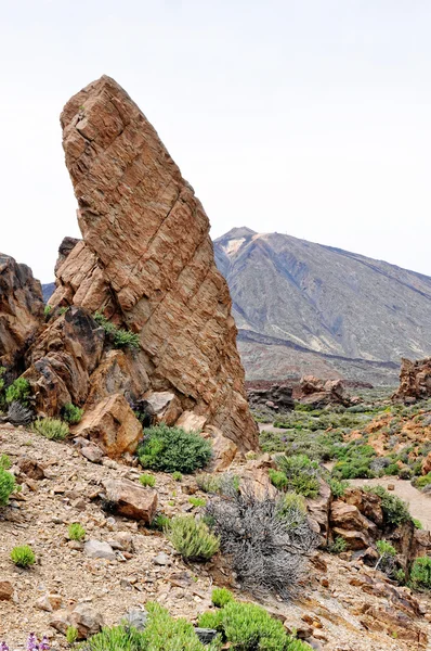 Pico del teide vulkanen med stenbildning roques de garcia — Stockfoto