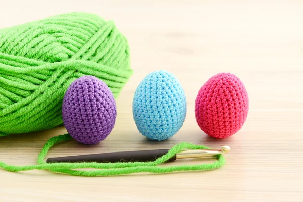 Crocheting easter eggs — Stock Photo, Image