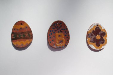 Paskalya bayramında el yapımı kil el işi.