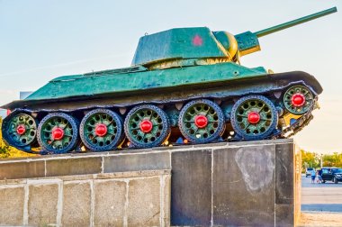 Anıtın önünde Volgograd traktör Fabrikası (Vgtz), T-34 tank meydanında.