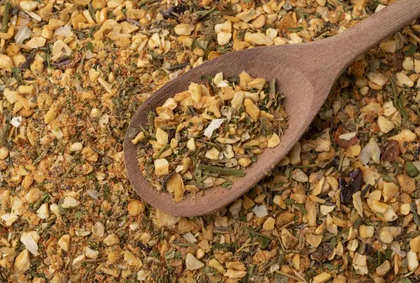 Ansicht Von Oben Nahaufnahme Typischer Südamerikanischer Chimichurri Auf Einem Kochlöffel — Stockfoto