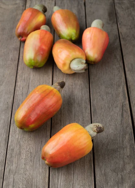 Grupo Frutos Caju Sobre Mesa Madeira — Fotografia de Stock