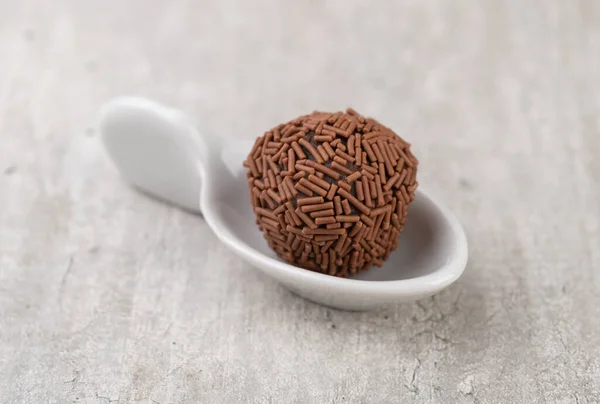 Típico Brigadeiro Chocolate Brasileño Una Cuchara — Foto de Stock