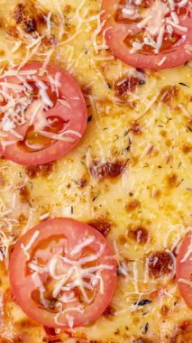 Domatesli Napoli pizzası.