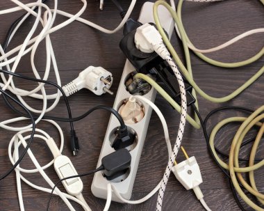 Bu birkaç takılan elektronik cihazların ağ filtre sıkışmış