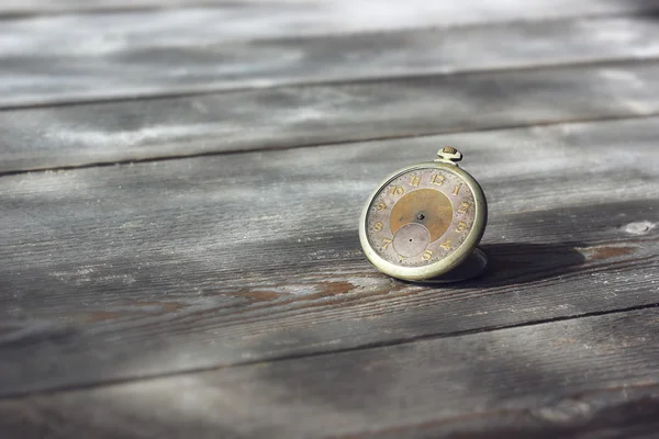 Vintage mechanisch horloge zonder de pijlen. — Stockfoto