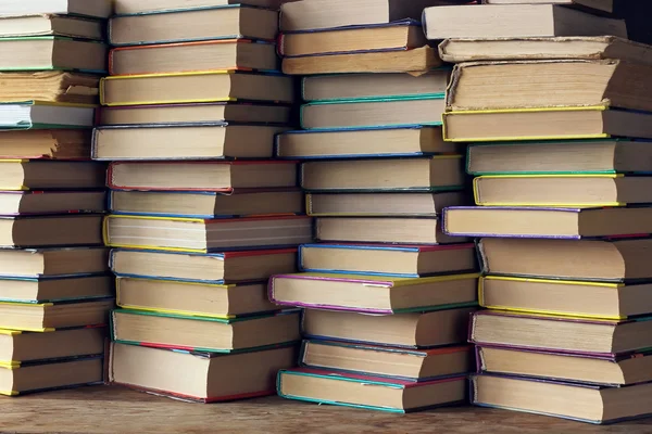 Contexto dos livros. De volta à escola. Biblioteca . — Fotografia de Stock