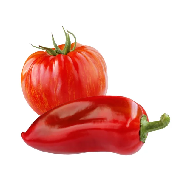 Paprika und eine rote Tomate isoliert auf weißem Hintergrund. — Stockfoto