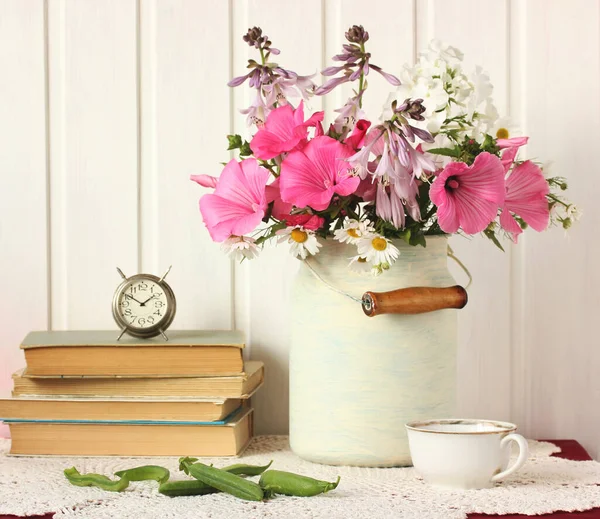 Rustic Composition Flowers Books Light Still Life — Stock Photo, Image