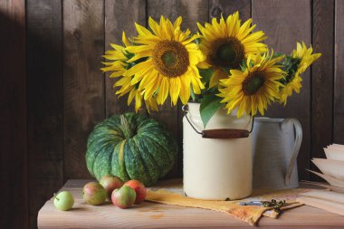Ayçiçekleri ve balkabağıyla sade bir hayat..