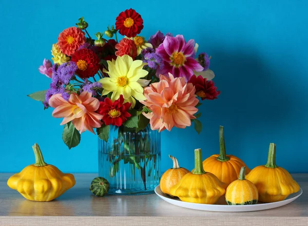 Bright Summer Still Life Dahlias Glass Vase Pumpkins Squash Blue — Stock Photo, Image