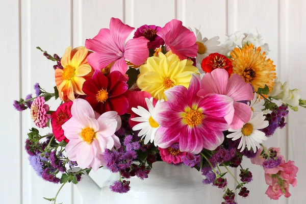 Csokor Virágzó Dália Mint Egy Természetes Háttér Virágok Közelkép — Stock Fotó