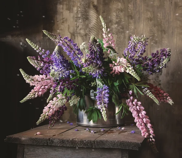 Bukett med blommor — Stockfoto