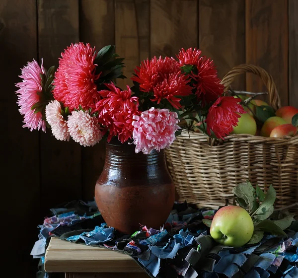 Nature morte avec un bouquet — Photo