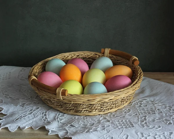 Huevos de Pascua multicolores — Foto de Stock