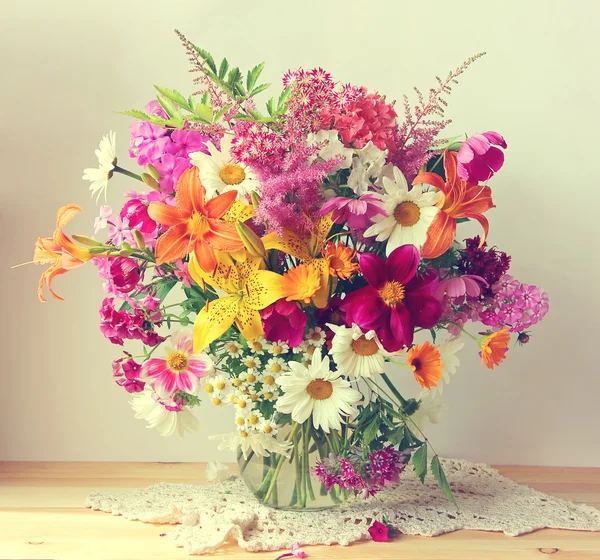 bloemen stockfoto's, rechtenvrije bloemen afbeeldingen | depositphotos®