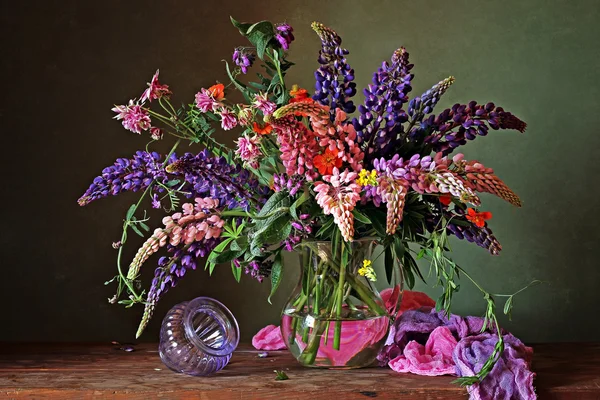 Viața nemișcată cu un buchet — Fotografie, imagine de stoc