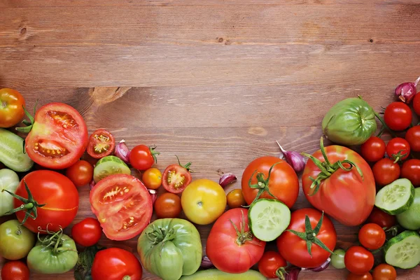 taze kırmızı ve yeşil domatesler