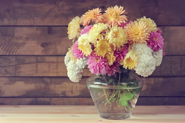 Bir buket ile natürmort.