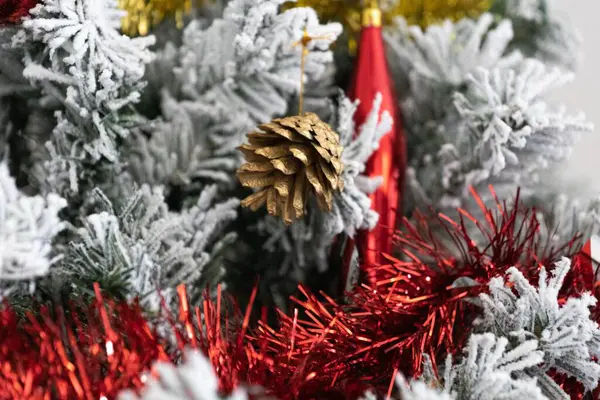 Weihnachtsbaum Mit Weihnachtsschmuck — Stockfoto