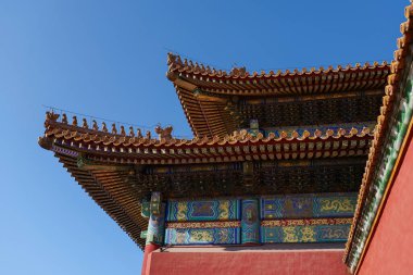 Pekin tapınaklarının kırmızı çatıları