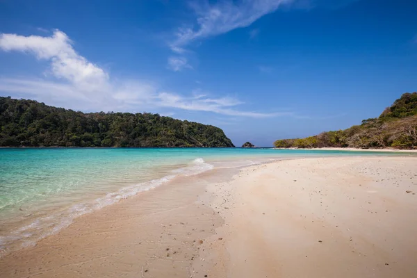 Weißer Sandstrand Unter Klarem Himmel Tropana — Stockfoto